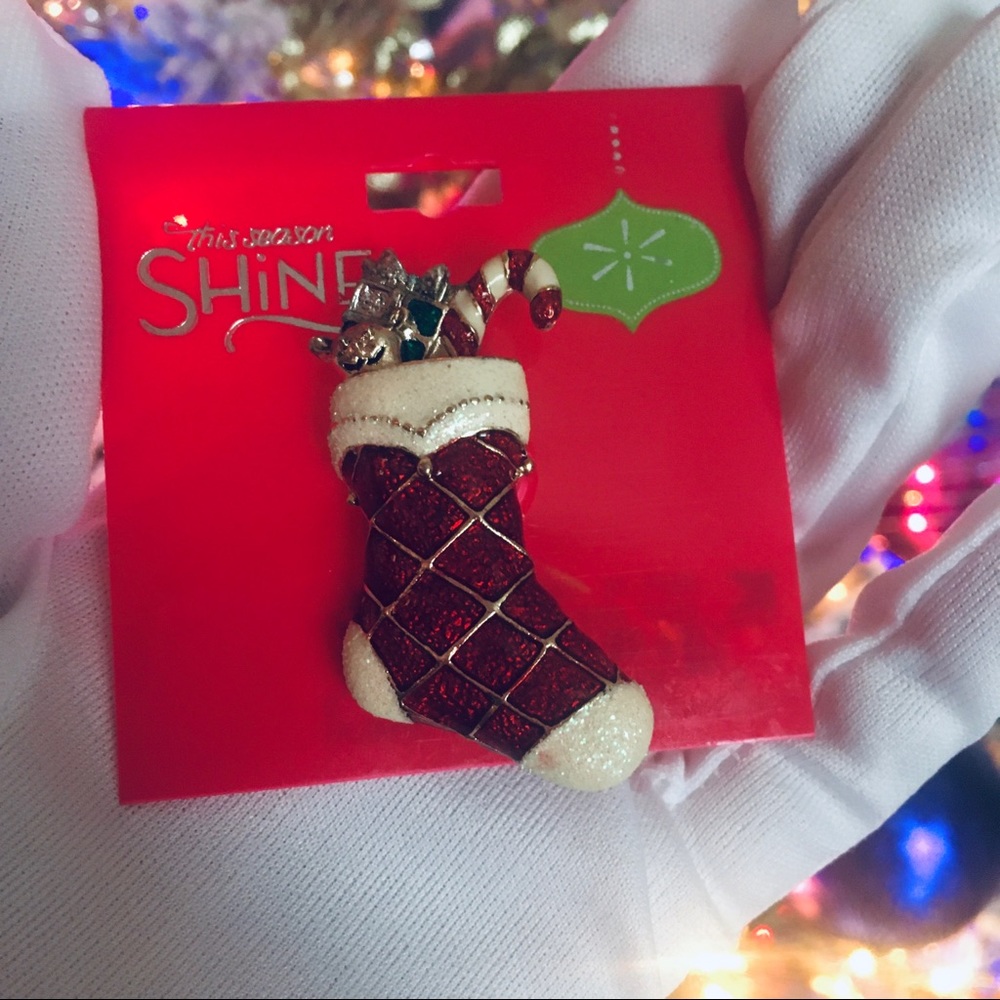 Christmas pin stocking new with tags brooch - Picture 3 of 5